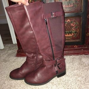 Dark maroon wide-legged boots